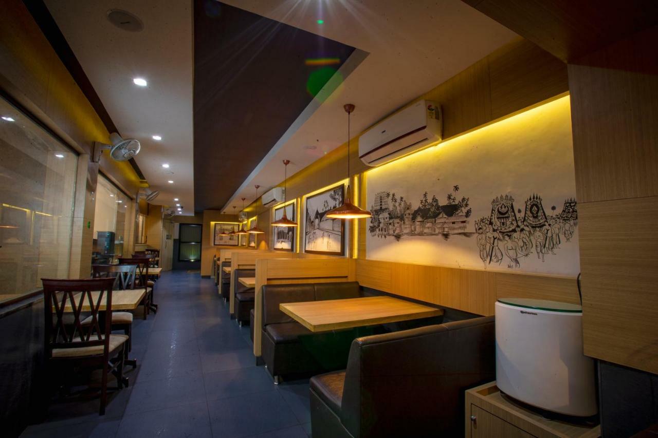 Sri Udupi Hotel Thiruvananthapuram Exterior foto